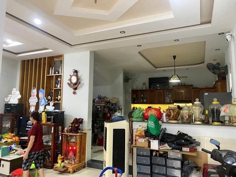 Bán nhà 3 tầng lô góc sát biển Nguyễn Văn Thoại Đà Nẵng 24 tỷ