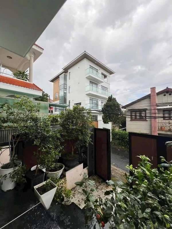 Bán nhà 2 tầng 4 phòng 101m² Đà Lạt 14 tỷ