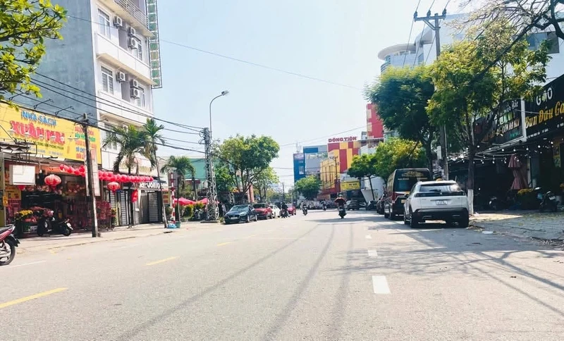 Bán nhà 3 tầng mặt tiền Ngô Tất Tố, Đà Nẵng, 90m²