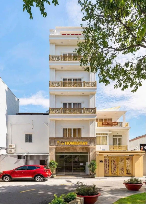 Bán khách sạn biển Phan Thiết 100m2, 11 tỷ