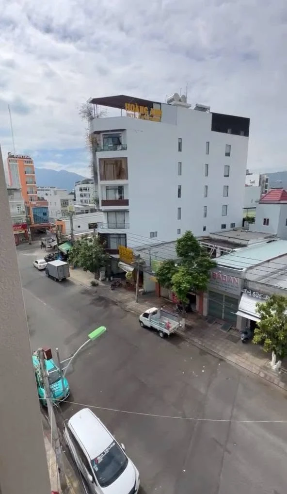 Bán nhà 4 tầng mặt tiền đường Dã Tượng, trung tâm Nha Trang, 102,7m², 13,5 tỷ - Ảnh thu nhỏ 3