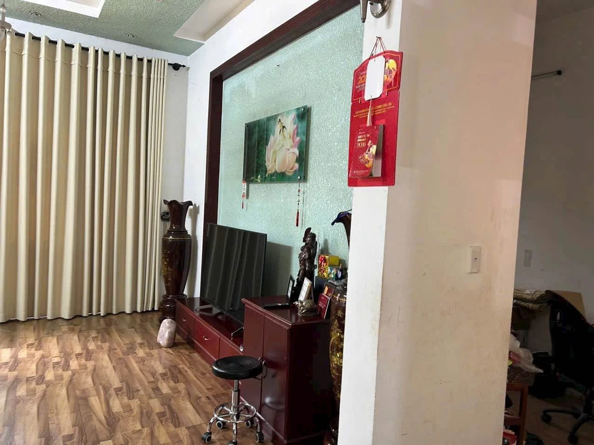 Bán nhà lầu mặt tiền đường Đinh Công Tráng, Buôn Ma Thuột, 9,8x24,5m, giá 9,5 tỷ - Ảnh thu nhỏ 5