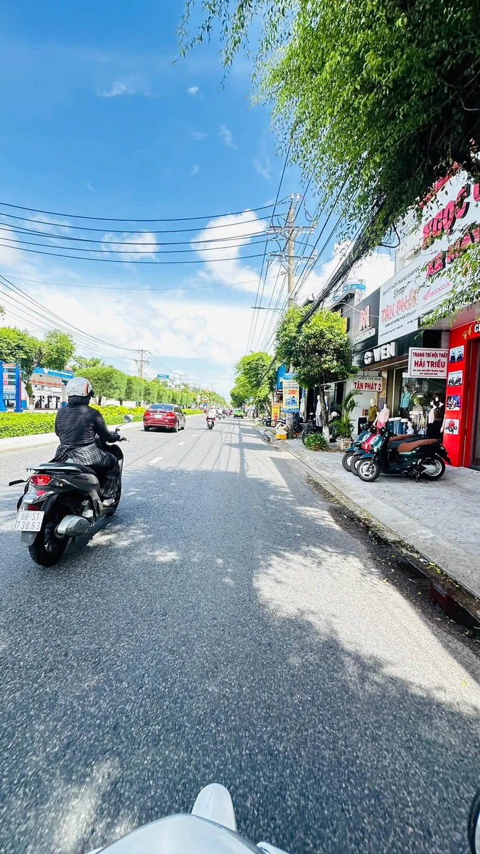 Bán nhà mặt tiền 210m² Nguyễn Trung Trực, Rạch Giá, giá 8 tỷ - Ảnh thu nhỏ 3