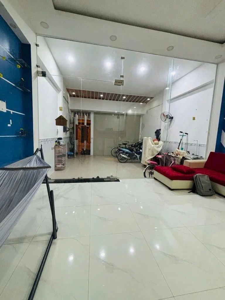 Bán nhà 3 tầng 100m² gần bến xe quận 8, 5 tỷ 730 triệu - Ảnh thu nhỏ 2