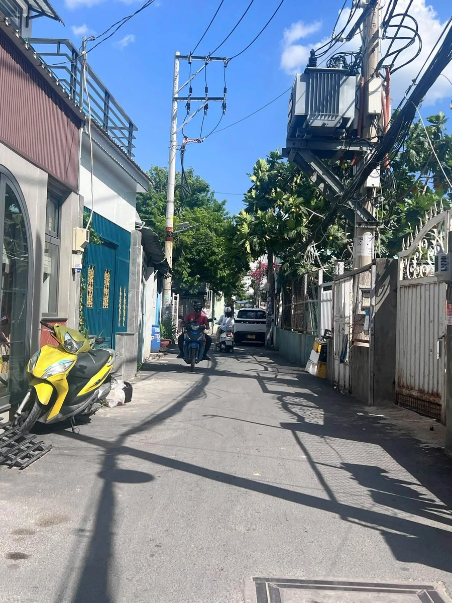 Bán nhà 3 tầng 29,6m² Hiệp Bình Chánh 5,15 tỷ sát Gigamall - Ảnh 1