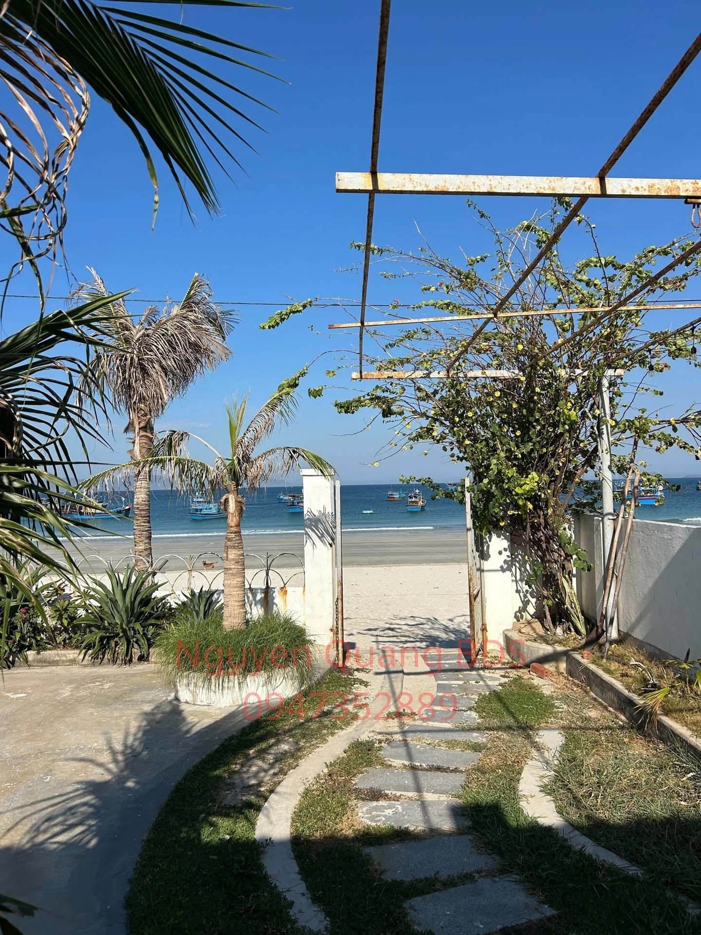 Bán homestay 230m2 3 mặt tiền view biển Dốc Lết - Ảnh 1