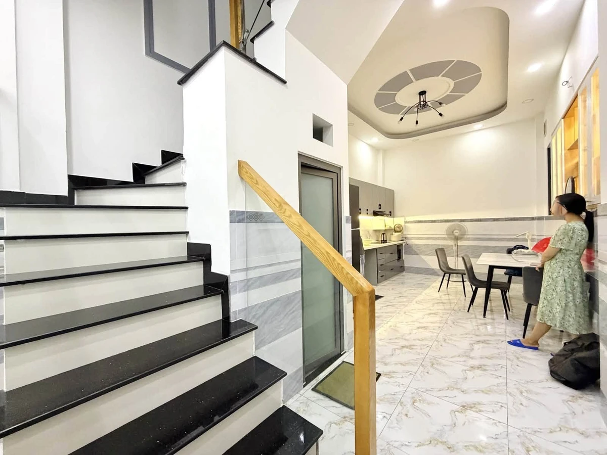 Bán nhà 4 tầng hẻm ô tô 39m² đường Hoàng Hoa Thám, Phường 6, Bình Thạnh giá 8,7 tỷ - Ảnh thu nhỏ 3