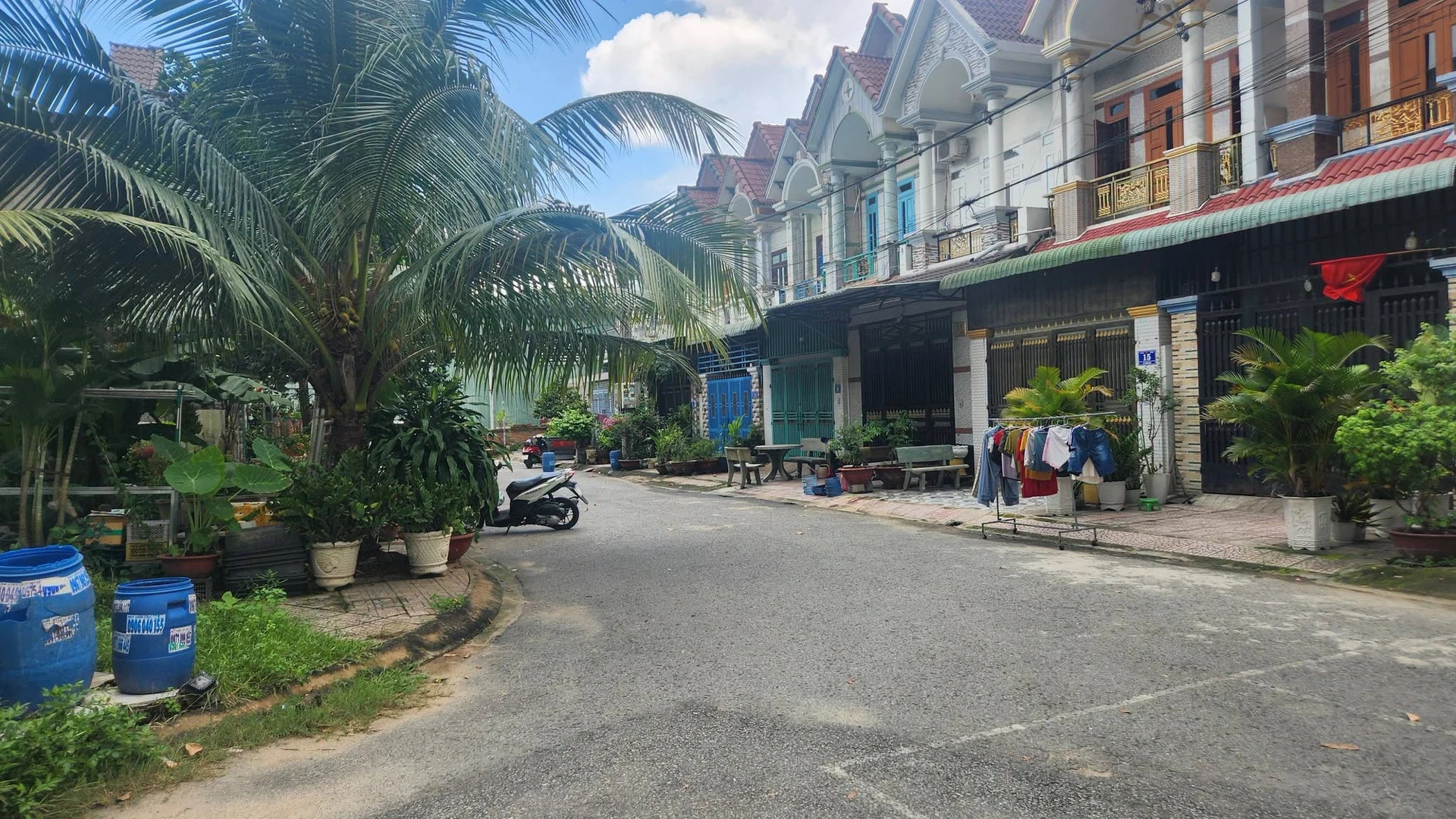 Nhà 2 tầng 72m² full thổ cư Dĩ An 4 tỷ - Ảnh 1