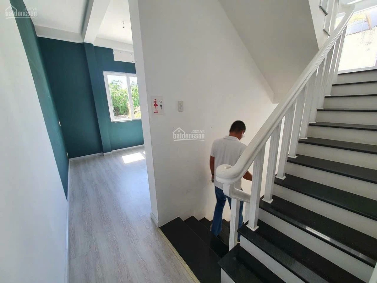 Bán nhà 3 tầng mặt tiền Nguyễn Thị Minh Khai, Nha Trang, 143m2, 36,5 tỷ - Ảnh thu nhỏ 2
