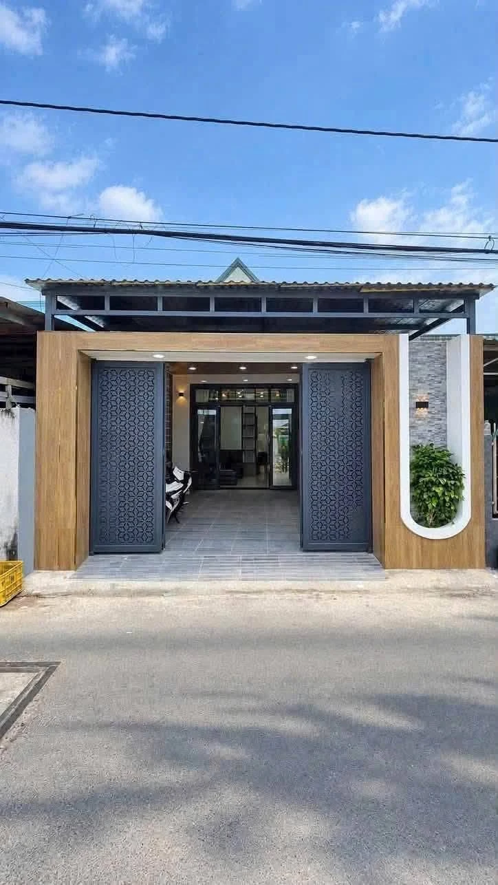 Bán nhà mới 2 tỷ 9, 121m2, 2 PN, Long Hải - Ảnh 1
