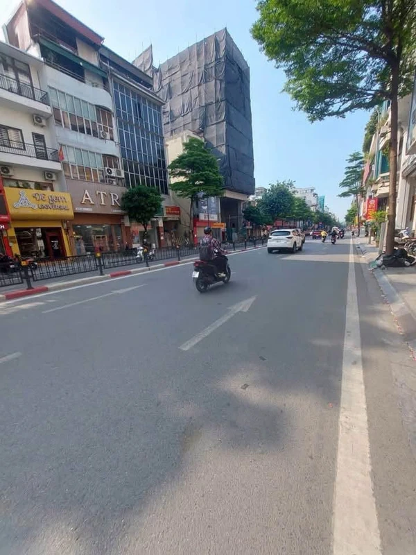 Bán nhà phố Lê Ngọc Hân 30m² 5 tầng 11.9 tỷ