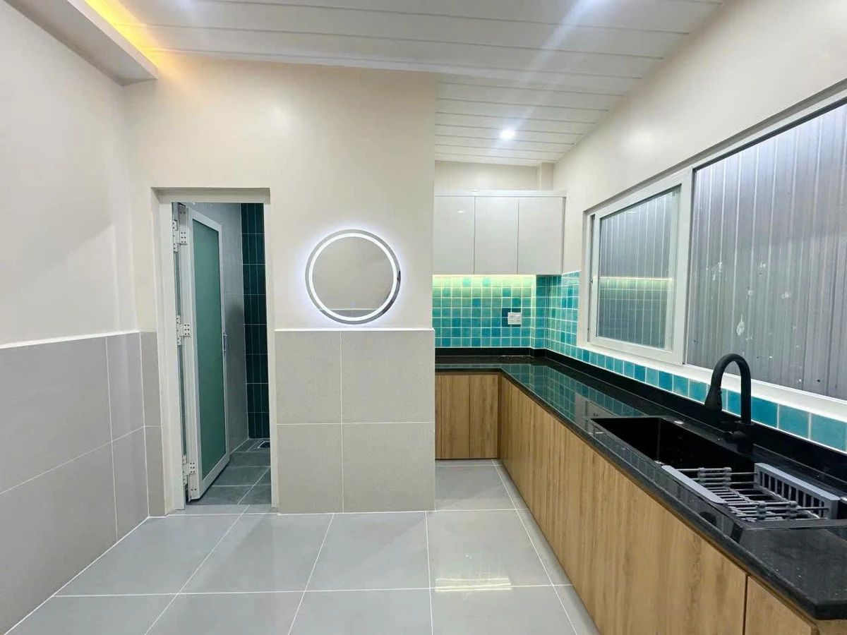 Bán nhà trệt lầu 60m2 2 phòng ngủ Rạch Giá 1 tỷ 450 triệu - Ảnh thu nhỏ 3