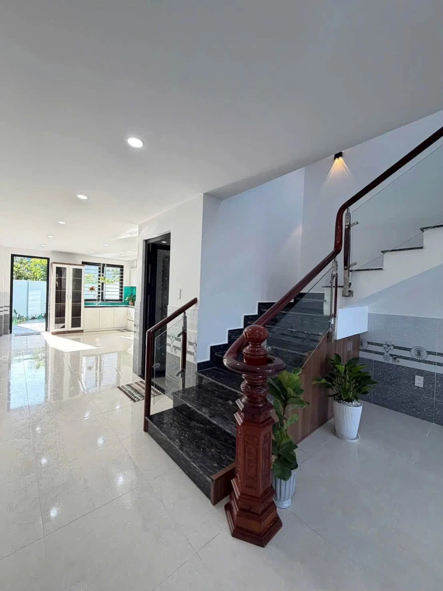 Bán nhà 1 trệt 2 lầu sân thượng 135m² Chánh Hiệp 3,65 tỷ - Ảnh thu nhỏ 4