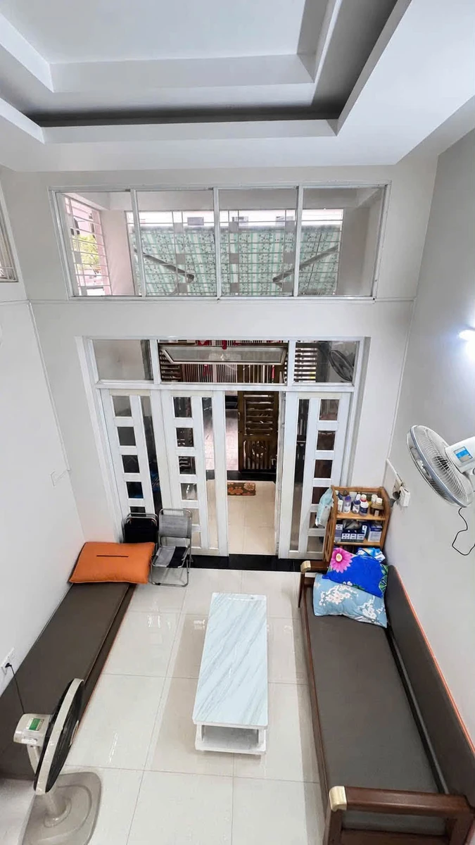 Bán nhà phố 4 tầng 4PN 136m2 Tôn Đản Quận 4 - Ảnh 1