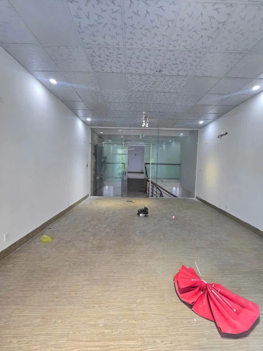Cho thuê nhà mặt tiền Lý Thái Tổ, Quy Nhơn 100m2, 17tr/tháng - Ảnh thu nhỏ 4