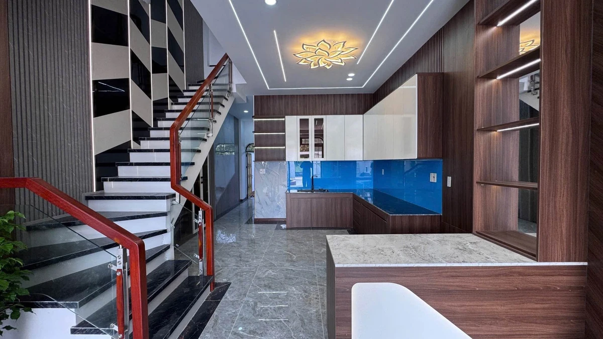 Bán nhà 1 trệt 2 lầu 161m2 sân vườn mặt tiền đường xe hơi tại Long Trạch, Cần Đước, Long An - Ảnh thu nhỏ 5