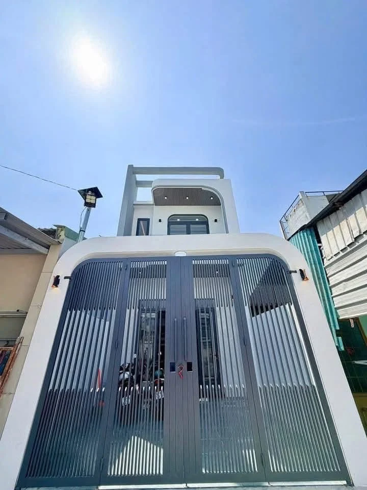 Bán nhà 1 trệt 1 lầu 150m2, 4 PN, 2 WC giáp Bửu Long - 1 tỷ 650 - Ảnh 1