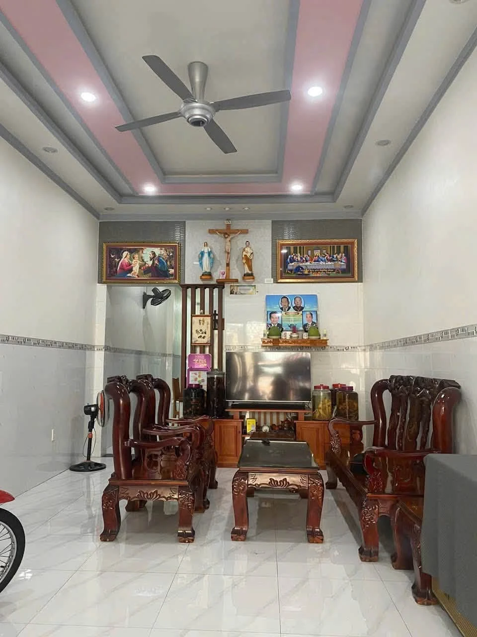 Bán nhà 1 trệt 1 lầu 1 sẹc 4x28m đường Lý Văn Sâm, Phường Tam Hiệp, 5PN, giá 4 tỷ 550 - Ảnh 1