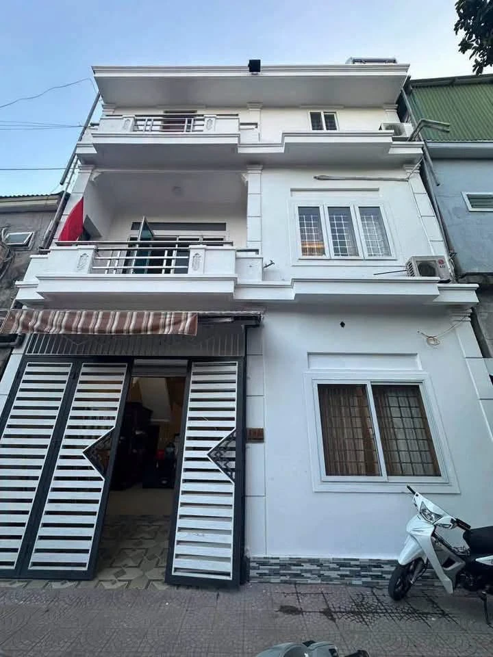 Bán nhà 3 tầng mặt tiền 73m² Nguyễn Văn Cừ - Ảnh thu nhỏ 2