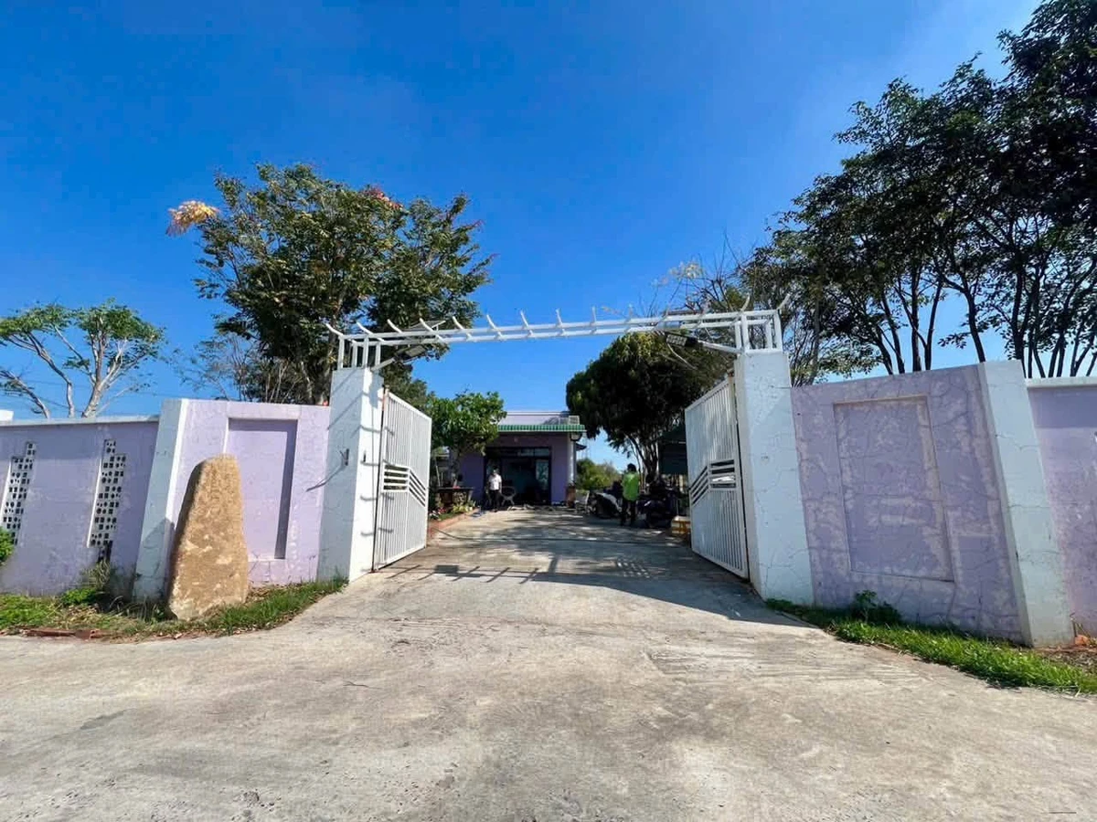 Bán nhà vườn Hàm Thắng 1000m² (300m² thổ cư) 2 tỉ 7 - Ảnh 1
