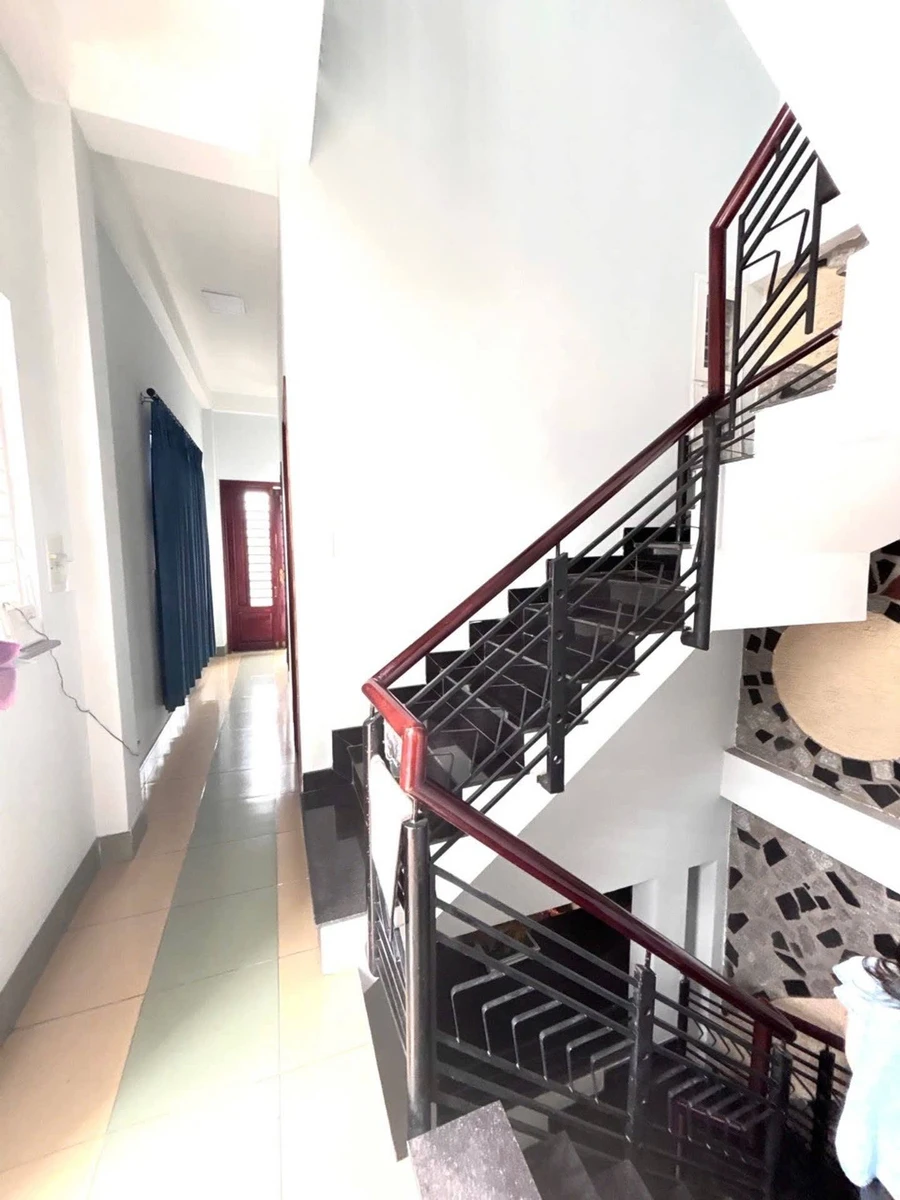 Cho thuê nhà góc 3 tầng 6PN 12 triệu Thủ Đức - Ảnh thu nhỏ 3