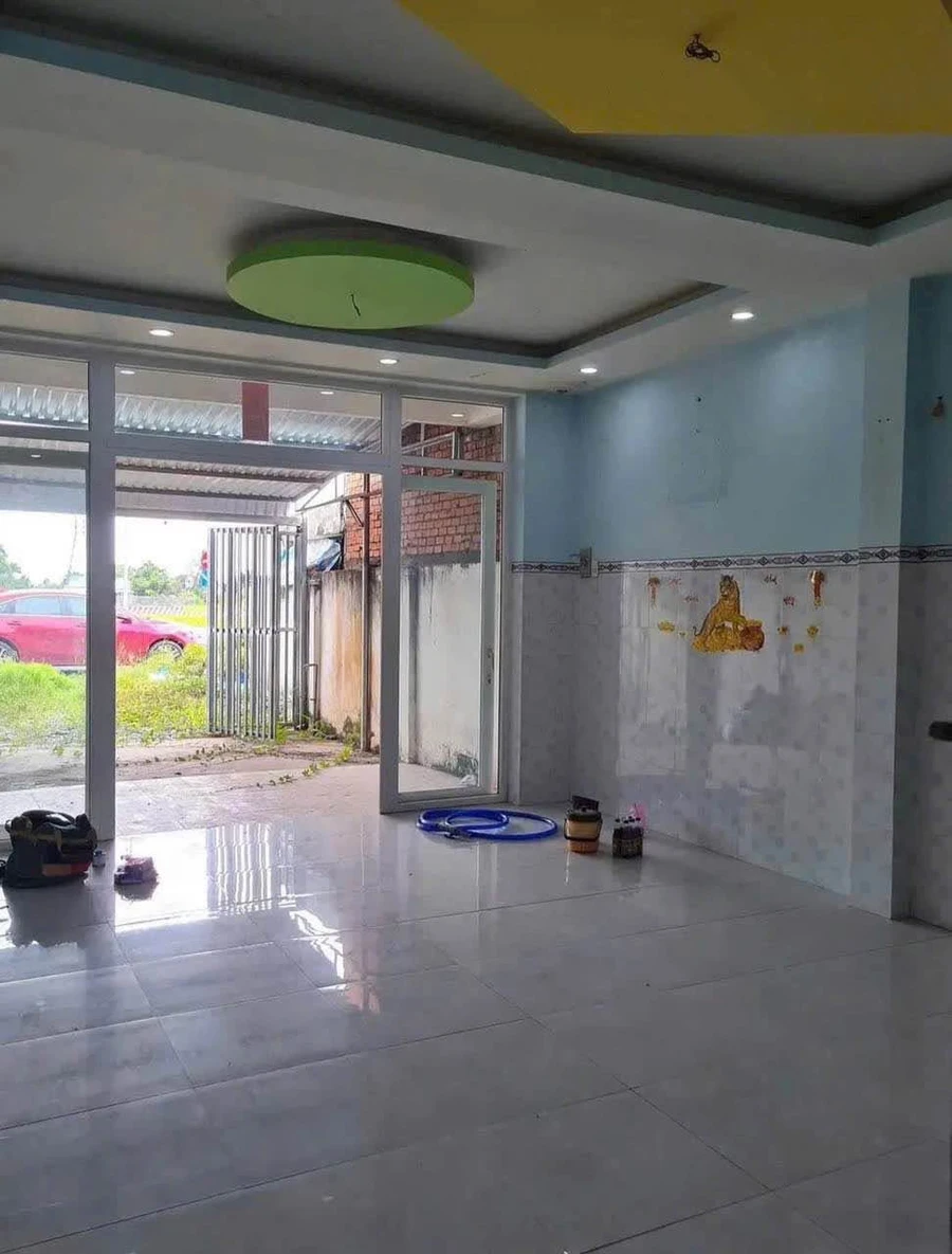 Nhà mặt tiền 1 trệt 1 lầu 141m² giá 2,4 tỷ Tân An - Ảnh 1