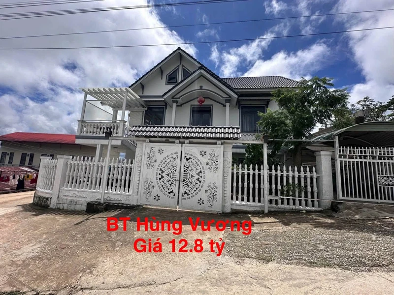 Bán biệt thự góc 2 mặt tiền Hùng Vương, Đà Lạt, 208m², 12.8 tỷ