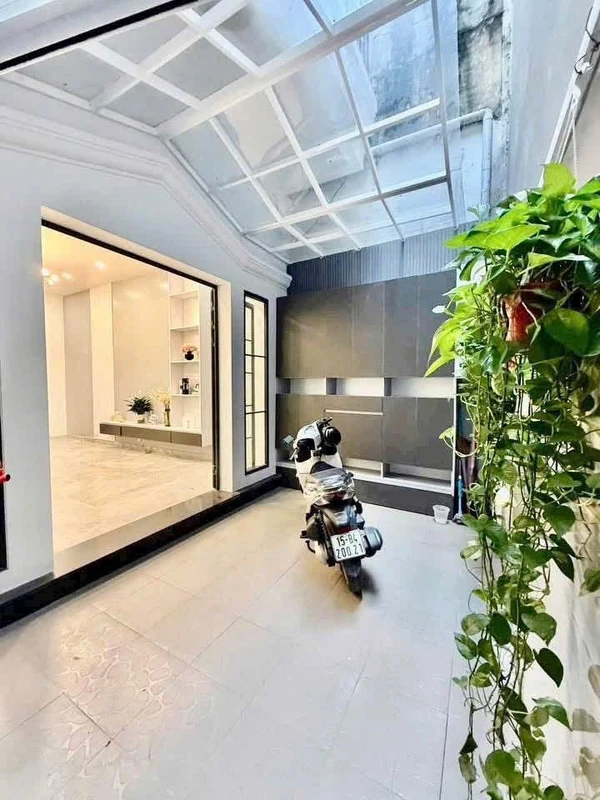 Bán nhà 3.5 tầng 56m2, 4 phòng ngủ, đường Hồ Sen, Hải Phòng
