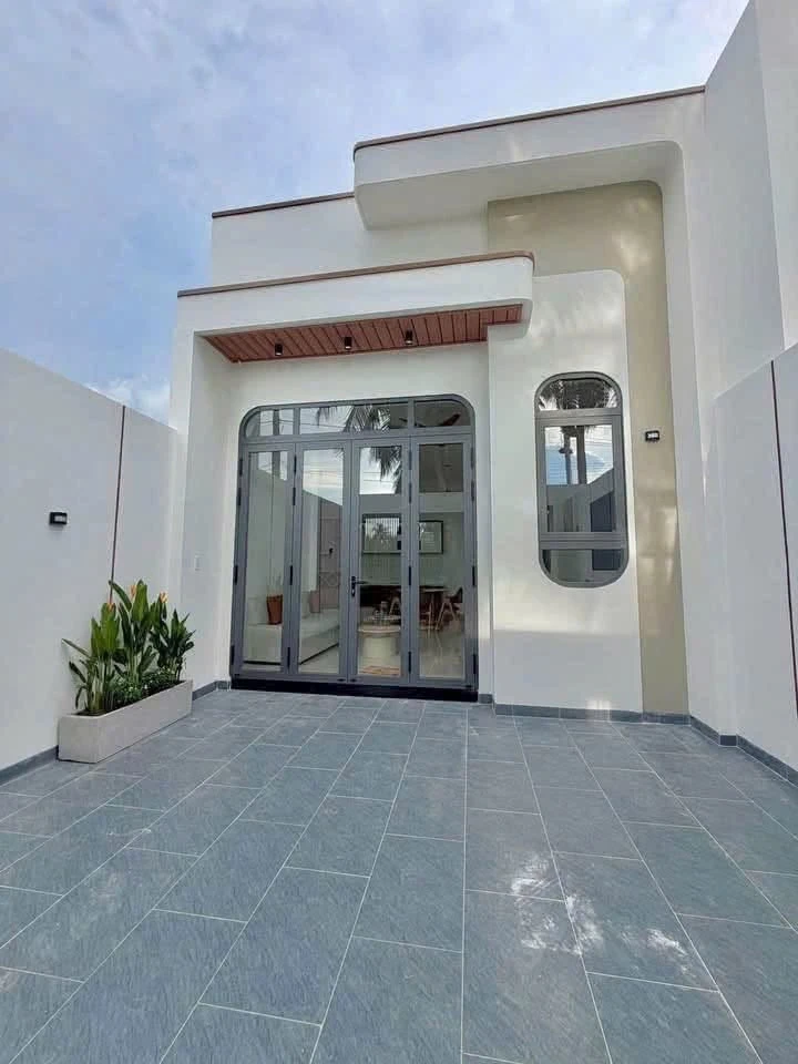 Bán nhà cấp 4 sổ riêng 100m2, 2PN 250 triệu Tân Triều - Ảnh 1