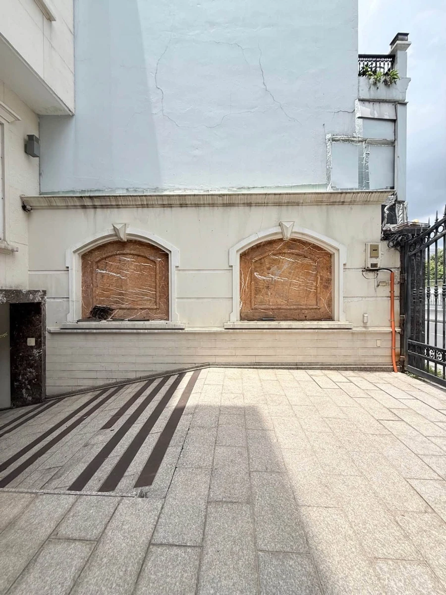 Bán biệt thự 163m² có hầm, thang máy, 6 phòng ngủ khu sân bay Tân Bình - Ảnh thu nhỏ 4
