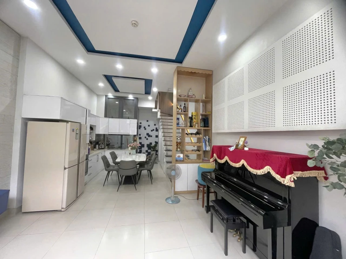 Bán nhà 3 phòng ngủ 51.5m² gần chợ Long Trường Quận 9, 5 tỷ - Ảnh thu nhỏ 2