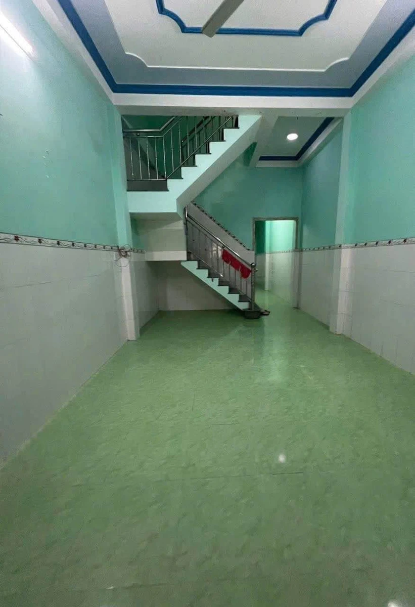 Bán nhà 1 trệt 1 lầu 96m² Bến Lức Long An gần chợ - Ảnh thu nhỏ 4