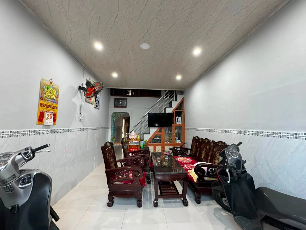 Nhà bán 1.2 tỷ, 3PN, 42m2 đường Quang Trung Quảng Ngãi - Ảnh thu nhỏ 2