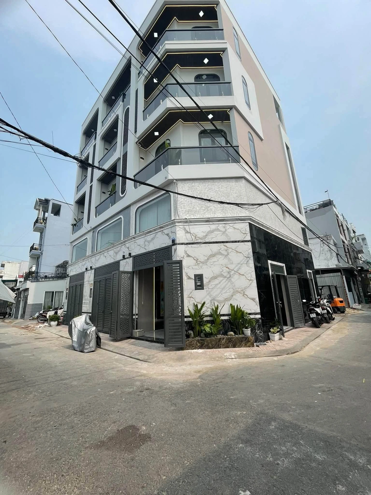 Bán nhà 2 mặt tiền 5 tầng 5PN 7,45 tỷ Bình Tân - Ảnh 1