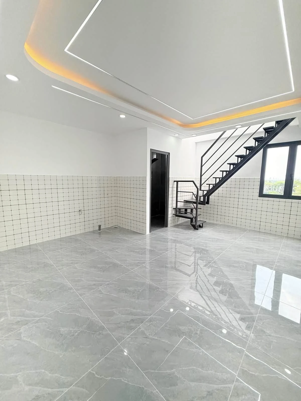 Bán nhà 5 tầng thang máy 95m2 đường Dương Thị Mạnh, Phường Thới An, Quận 12, giá 9,25 tỷ - Ảnh 1