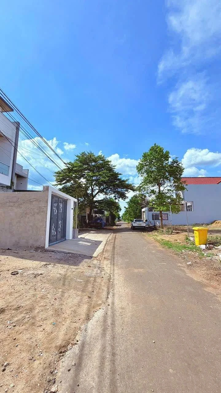 Bán nhà kiên cố 1 trệt 1 lửng 6x25m hẻm Y Wang gần Đại học Tây Nguyên giá 3,1 tỷ - Ảnh 1