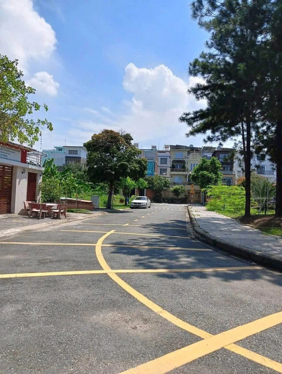 Bán biệt thự 200m² tại The SeaSon Lái Thiêu 8.6 tỷ - Ảnh thu nhỏ 5