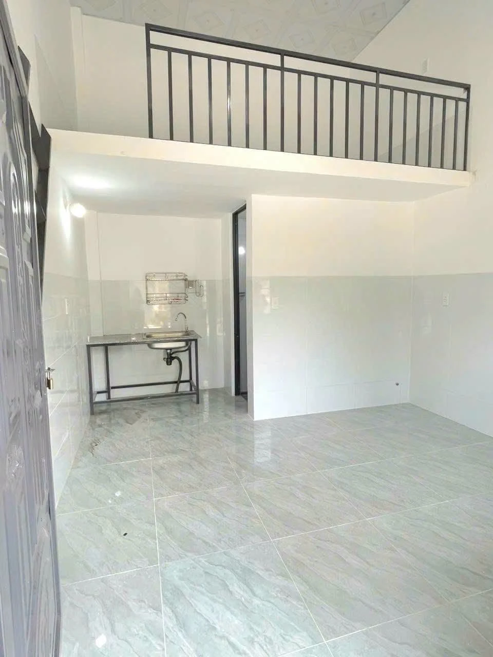 Bán dãy phòng trọ 100m² với kiôt gần KCN Bắc Đông Phú, Bình Tân - Ảnh 1