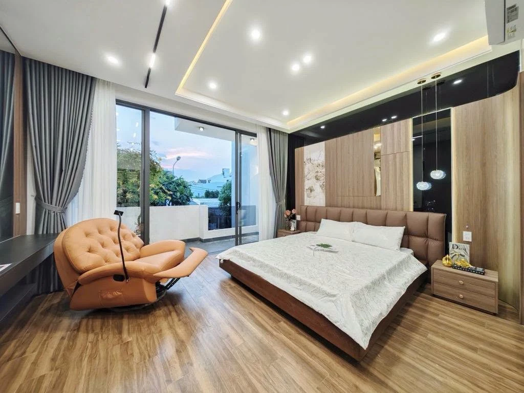 Bán nhà 3 tầng full nội thất 88m² Hòa Xuân Đà Nẵng - Ảnh 1