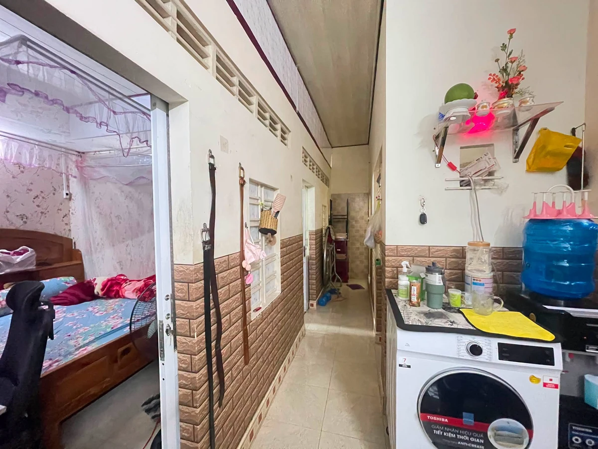 Bán nhà cấp 4 hẻm Nguyễn Tất Thành 2PN 64.8m2 Quận 2 - Ảnh 1