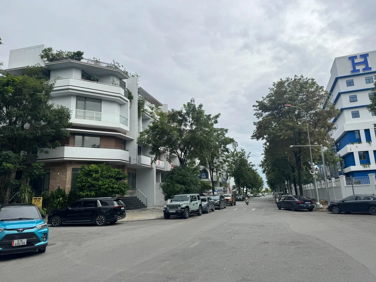 Bán nhà phố KĐT Vạn Phúc 1, Hiệp Bình, Thủ Đức 115m2 giá 22 tỷ - Ảnh 1