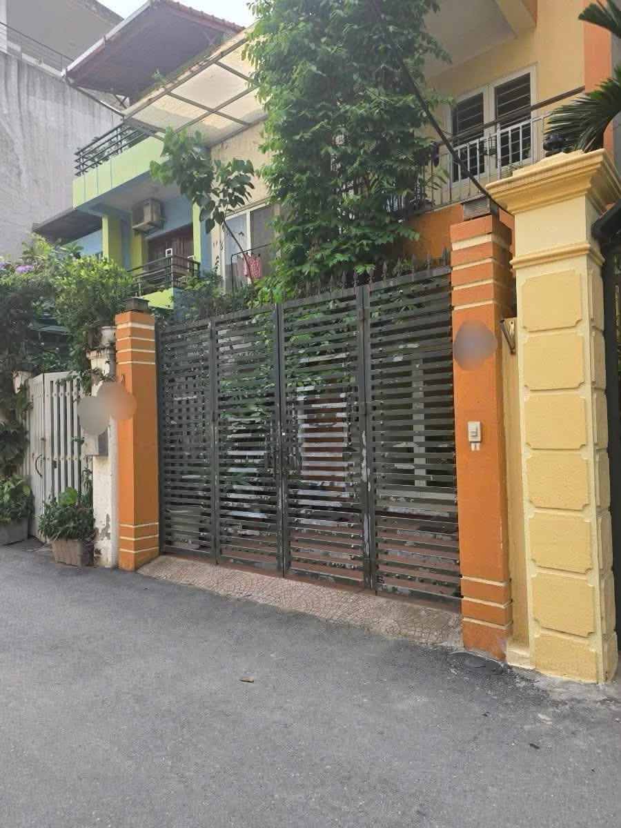 Bán nhà 5 tầng 110m² Hoàng Quốc Việt, gara ô tô, thang máy - Ảnh thu nhỏ 2