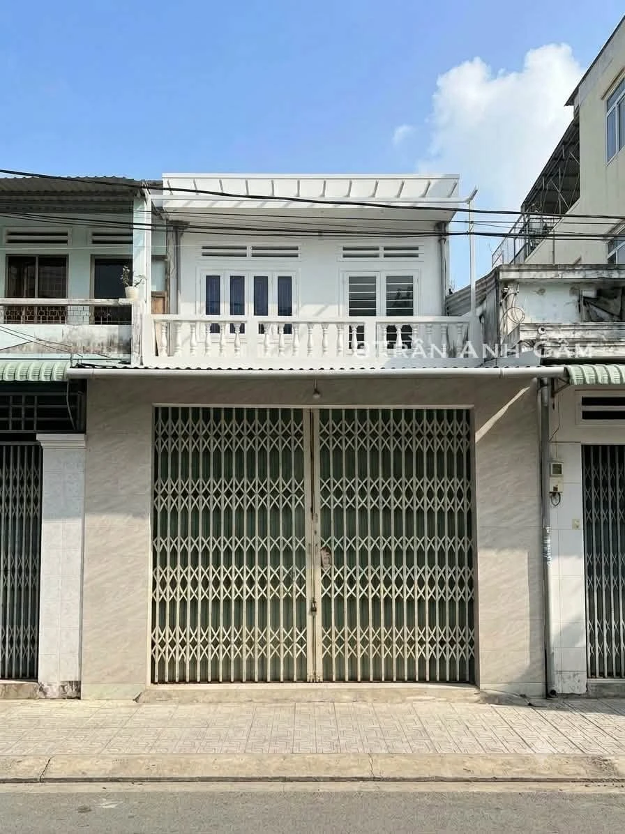 Bán nhà 2 tầng hẻm nhựa 81m2 đường Trương Định, Quảng Ngãi giá 2,3 tỷ - Ảnh 1