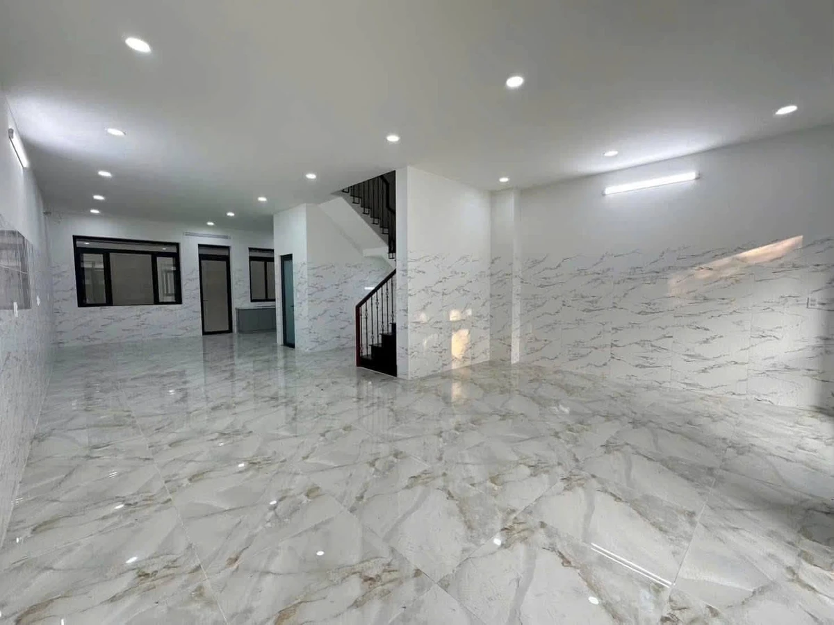 Cho thuê nhà 140m² 2 phòng ngủ ở Phú Lợi, Hồ Chí Minh - Ảnh thu nhỏ 2