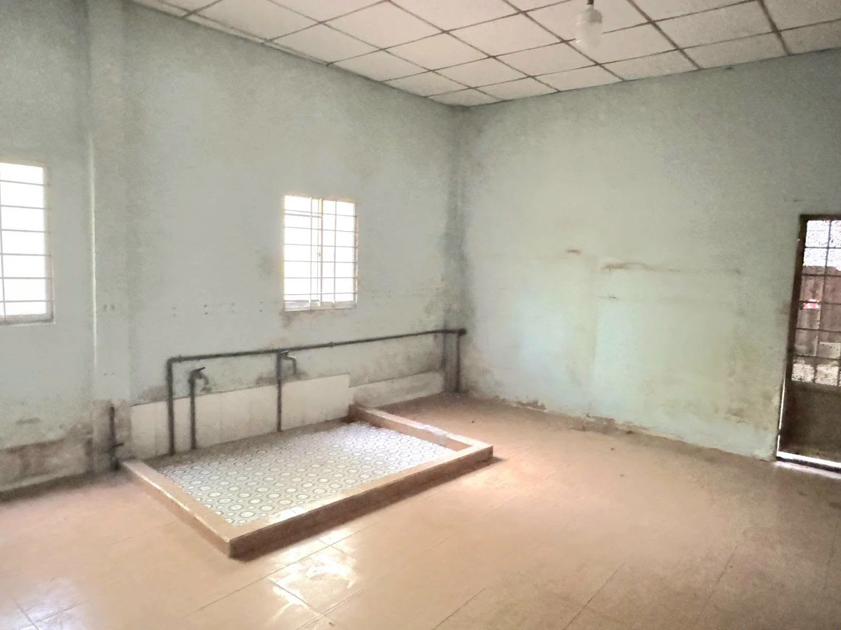 Bán nhà nát 11x12m (132m2) gần ngã tư Dương Quảng Hàm, Gò Vấp, giá 8,3 tỷ - Ảnh thu nhỏ 4