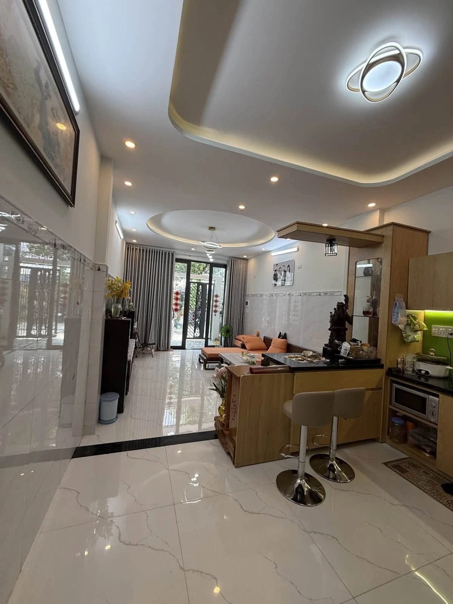 Bán nhà 3 tầng 66m² mặt tiền 4m, gần Lotte Đà Nẵng - Ảnh 1