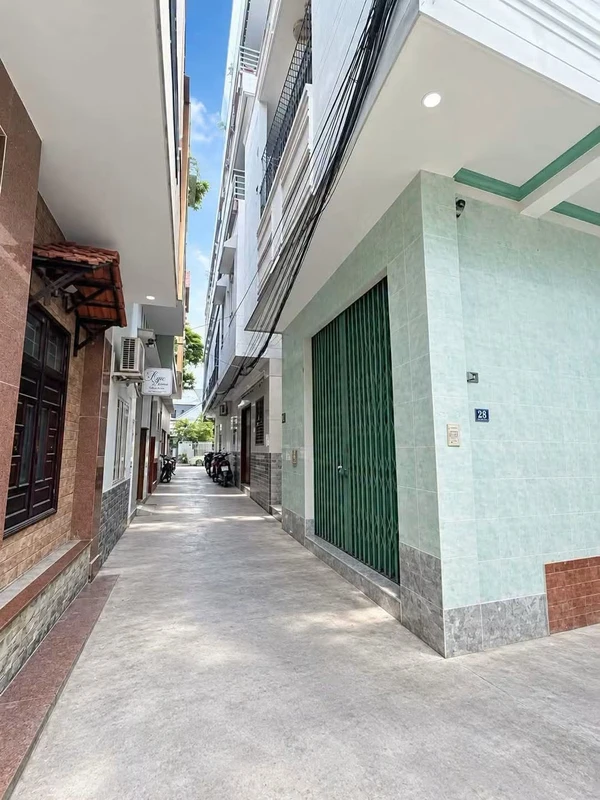 Nhà góc 63m² đường Nguyễn Văn Trỗi, Quy Nhơn, giá 4 tỷ