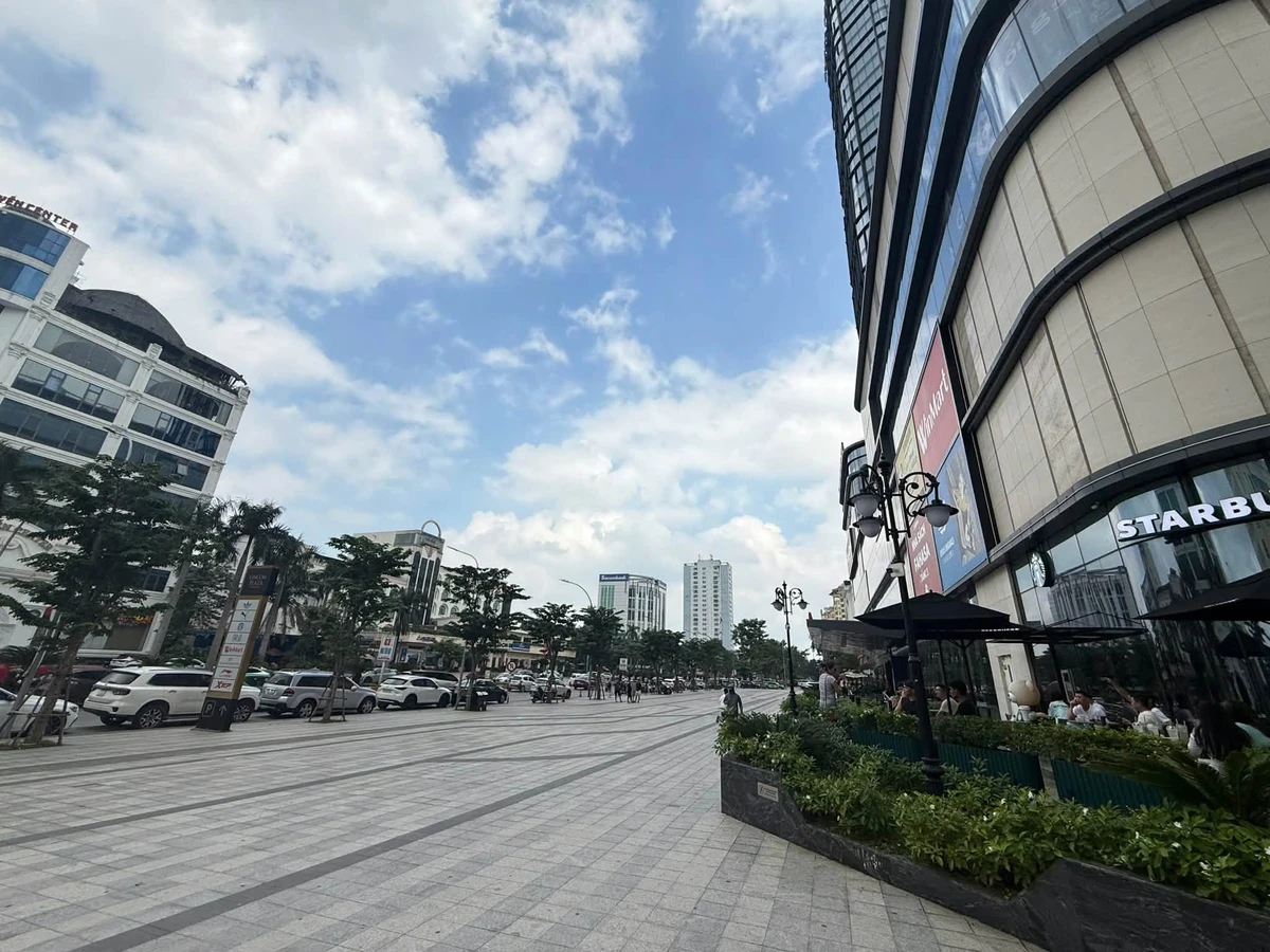 Bán liền kề Vincom 105m² 4 tầng, dòng tiền 600 triệu/năm - Ảnh thu nhỏ 2