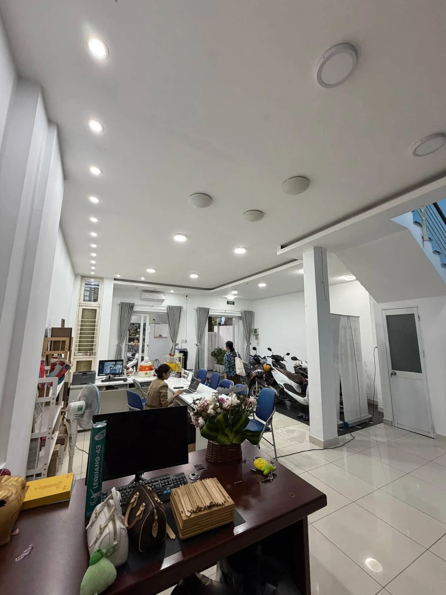 Cho thuê nhà mặt tiền Nguyễn Đình Thị 360m2, 4 phòng ngủ 30 triệu/tháng - Ảnh thu nhỏ 3