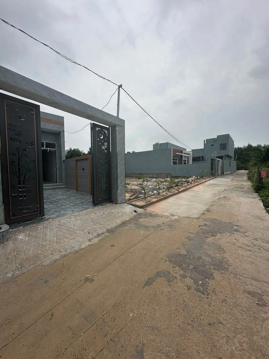 Bán nhà 2 phòng ngủ 150m² giá 1 tỷ 350 tại Long Mỹ, giáp Phước Hưng, Long Hải - Ảnh 1